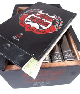 Blind Cigar Review: CZ Cigars | Metal Toro