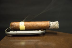 Blind Cigar Review: Hoja de Flores Robusto