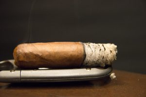 Blind Cigar Review: Hoja de Flores Robusto