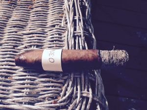 Blind Cigar Review: La Hoja | Edición Clasica 1962 No. 2