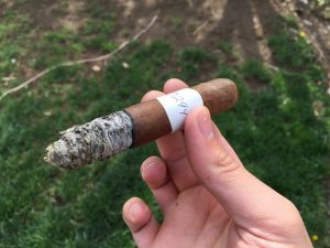 Blind Cigar Review: La Gloria Cubana | Natural Churchill